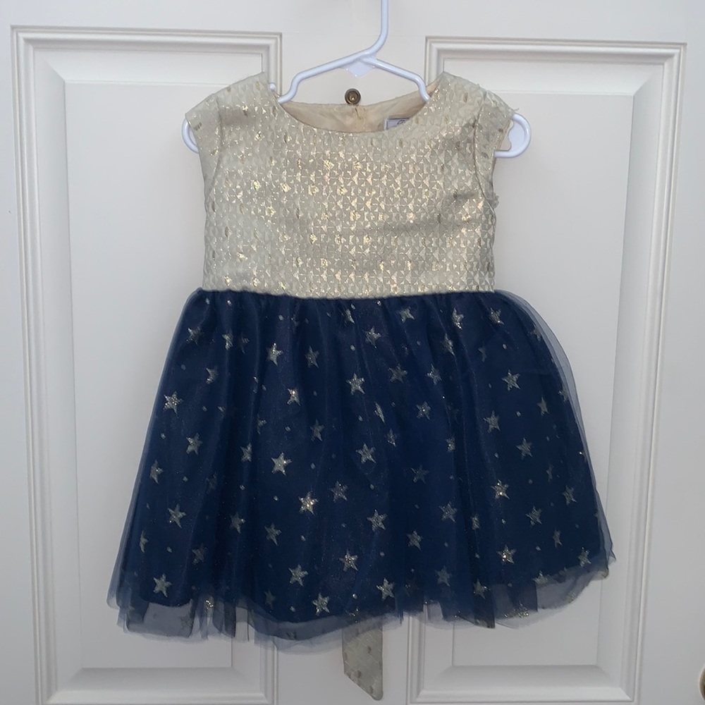 Dorissa, 24M, Always Quality & Special by this Dress Maker,